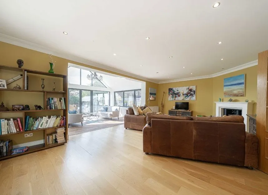 Thames Street, Sunbury-On-Thames, TW16, photo 7