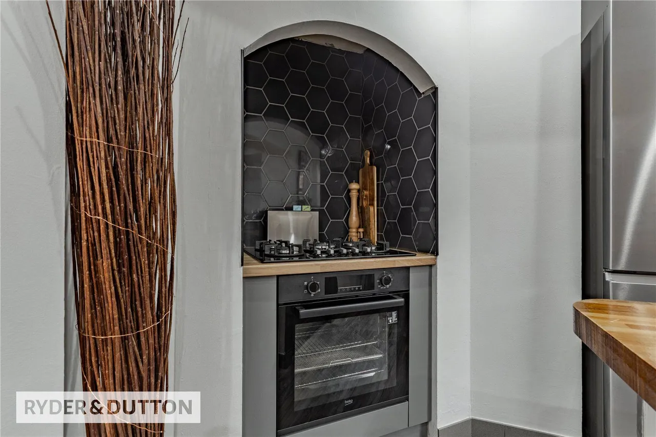 Mellalieu Street, Middleton, M24, photo 14