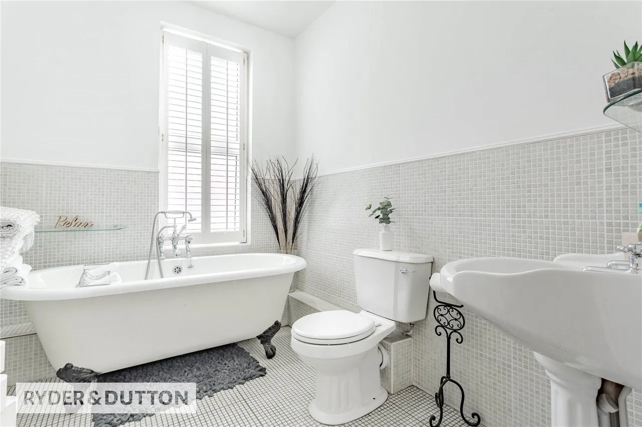 Mellalieu Street, Middleton, M24, photo 30