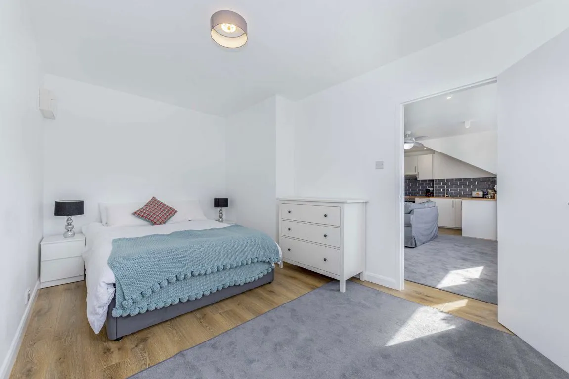 Huron Road, SW17, photo 4