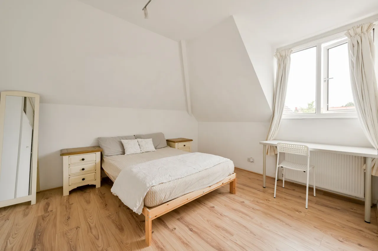 Flat 6, 4 Corfton Road, London, photo 5