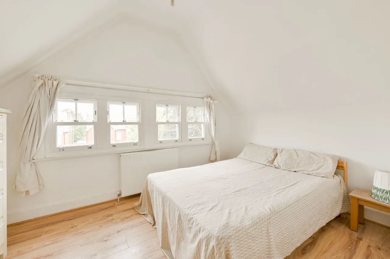 Flat 6, 4 Corfton Road, London, photo 4