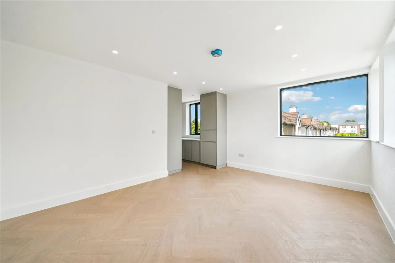 Durnsford Road, London, SW19, photo 9