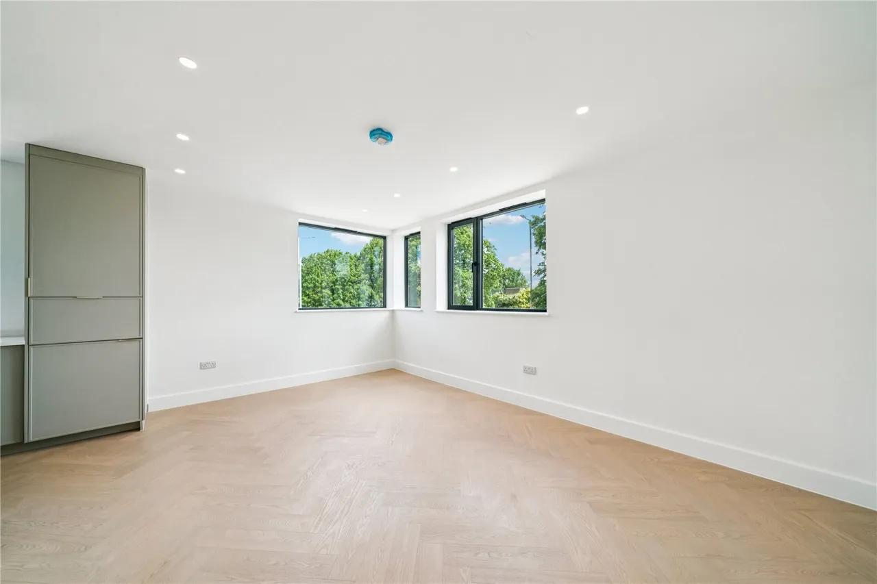 Durnsford Road, London, SW19, photo 7