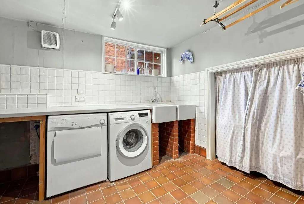 Head Street, Halstead, CO9, photo 12