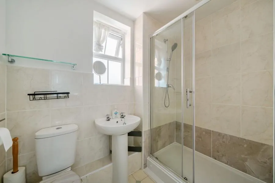 Ilsley Road, Basingstoke, RG24, photo 8