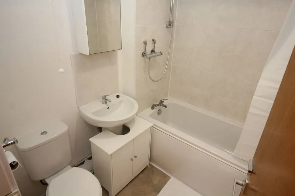 Montrose Court, Chester, Cheshire West and Ches, CH4, photo 8