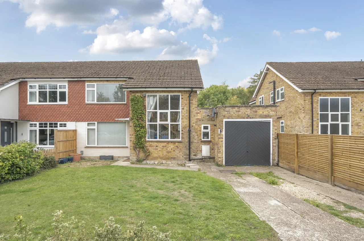 3 bed house for sale — Jenner Drive, West End, Woking, Surrey, GU24 9HU
