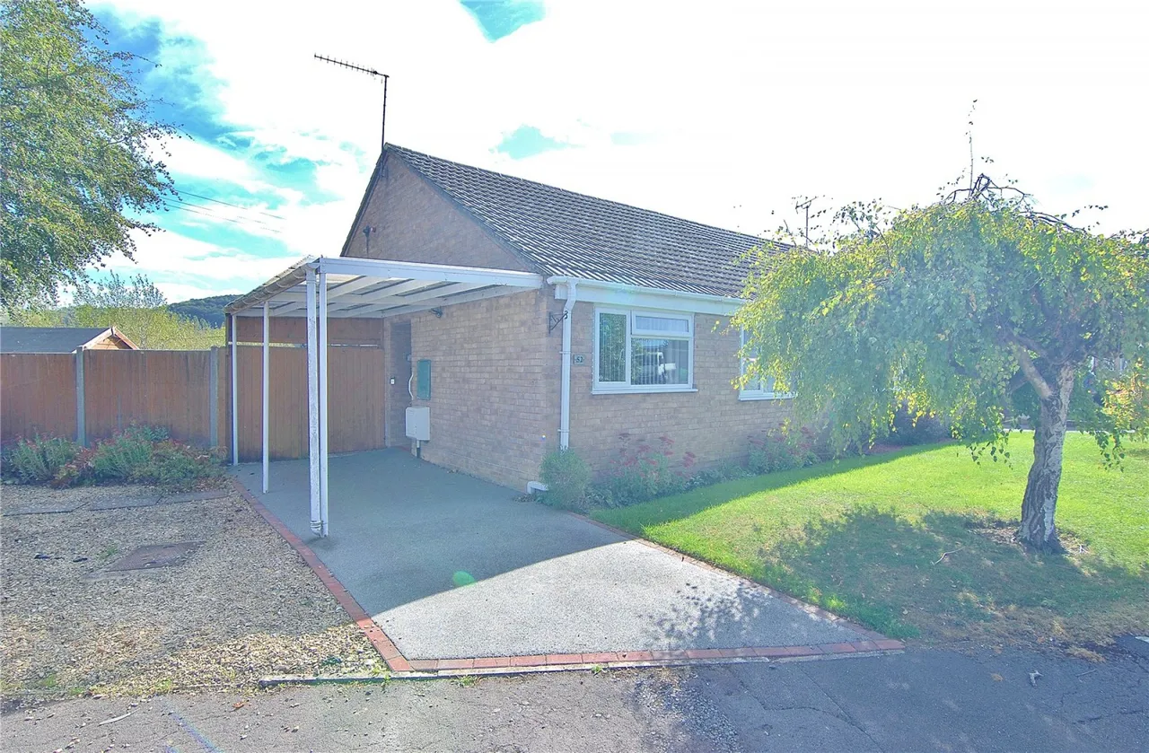 2 bed house for sale, Dozule Close, Leonard Stanley, GL10