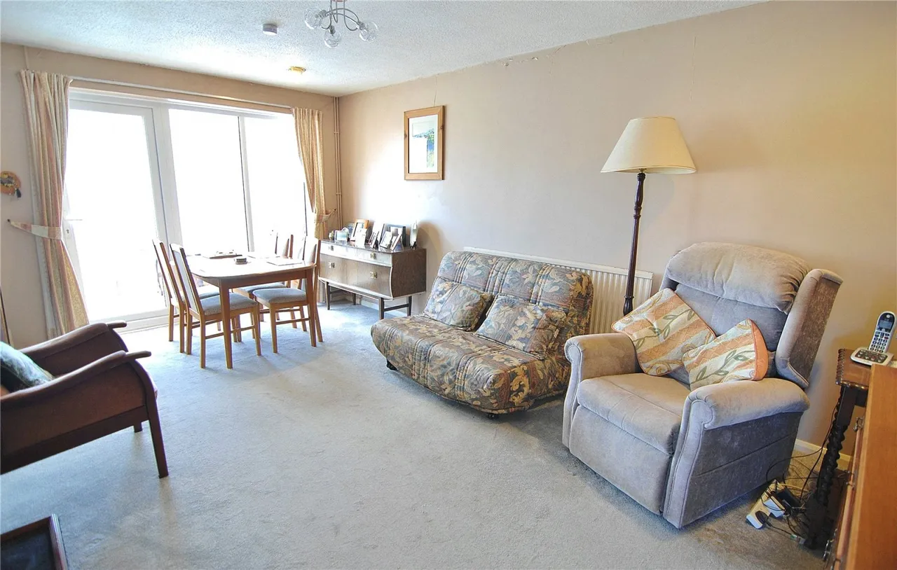 Dozule Close, Leonard Stanley, GL10, photo 5