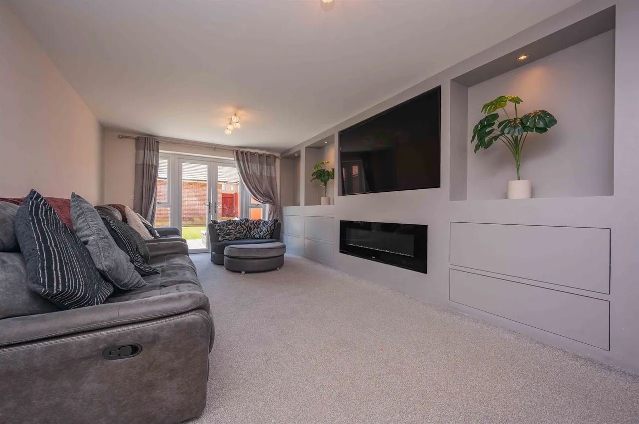 London Road, Corby, NN17, photo 5