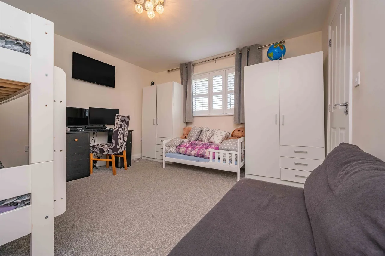 London Road, Corby, NN17, photo 10