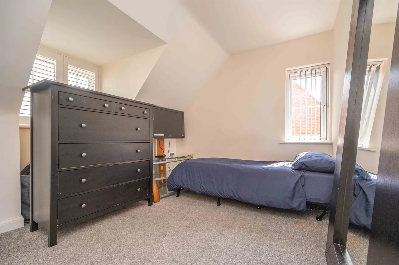 London Road, Corby, NN17, photo 15