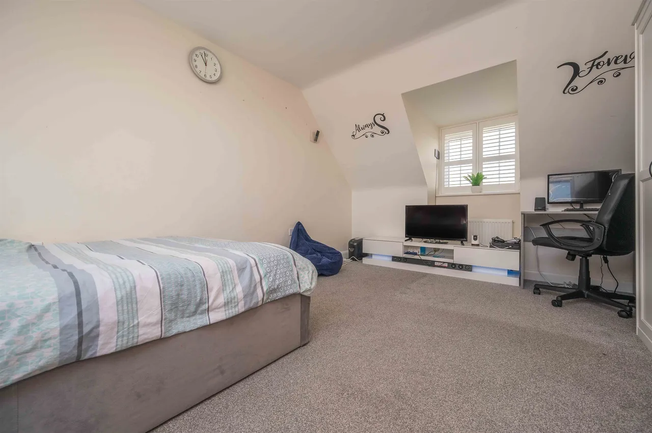 London Road, Corby, NN17, photo 14
