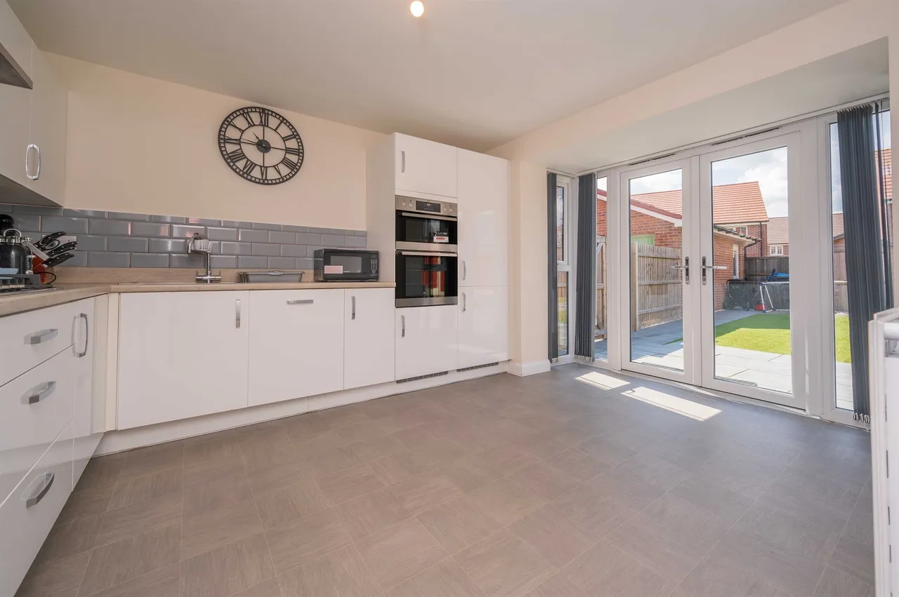 London Road, Corby, NN17, photo 4