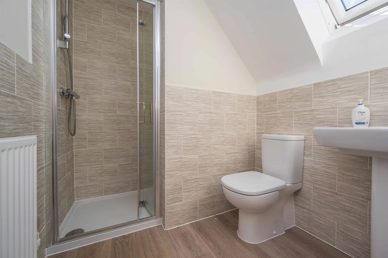 London Road, Corby, NN17, photo 16