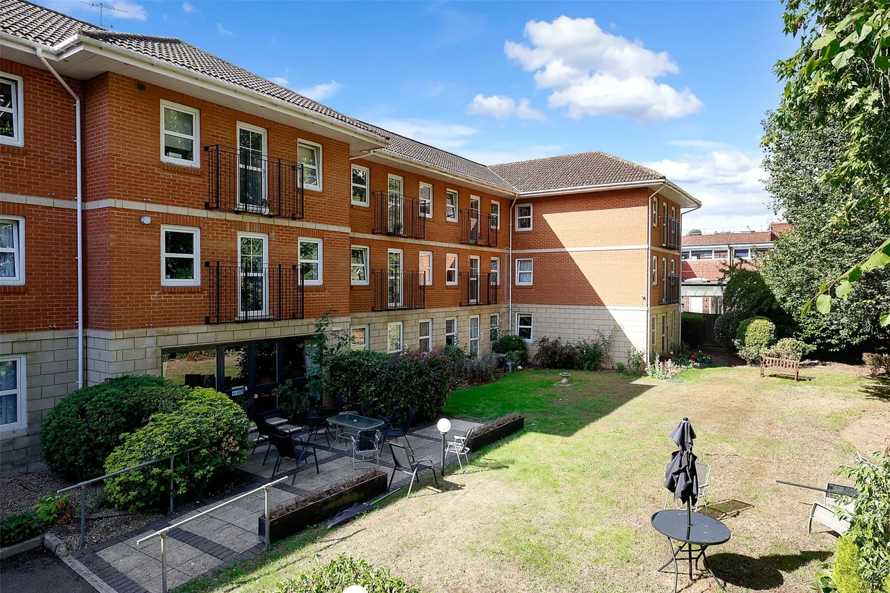 Roebuck Close, Reigate, RH2, photo 7
