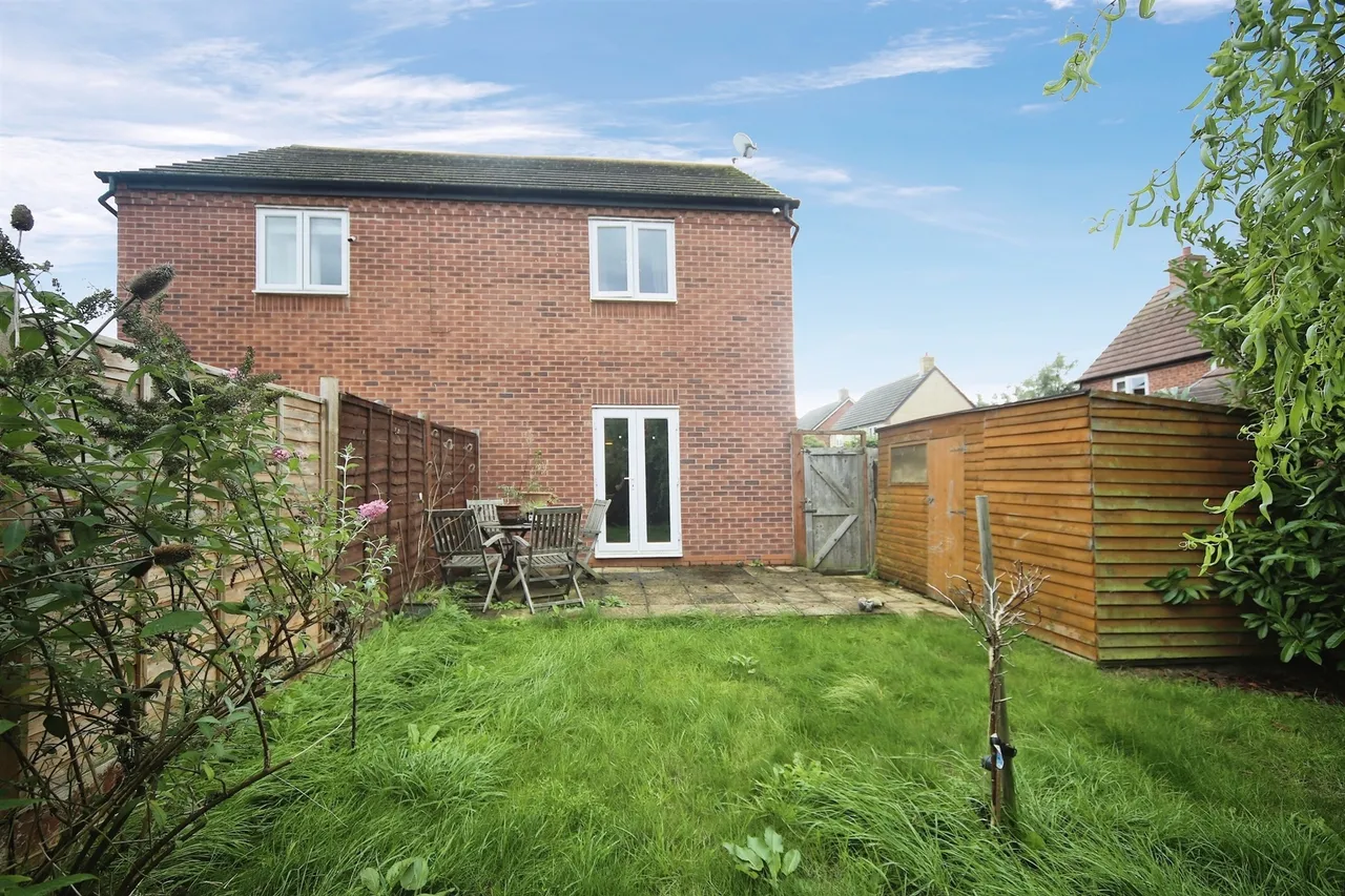Ravelin Close, Meon Vale, Stratford-Upon-Avon, photo 9