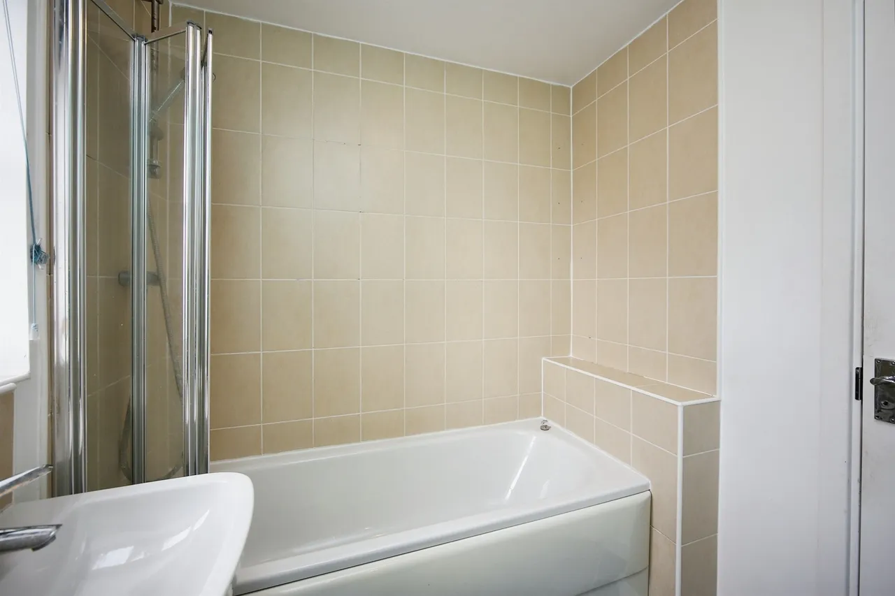 Ravelin Close, Meon Vale, Stratford-Upon-Avon, photo 5