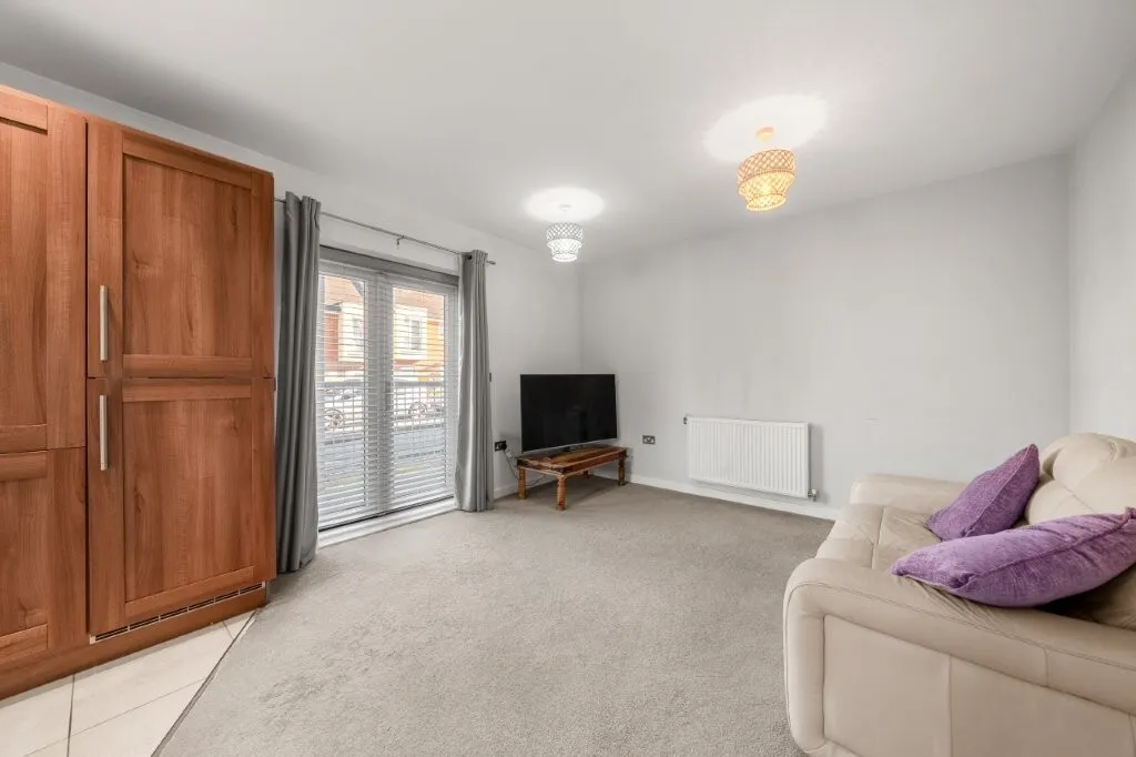 Strawberry Fields, Addlestone, KT15, photo 16
