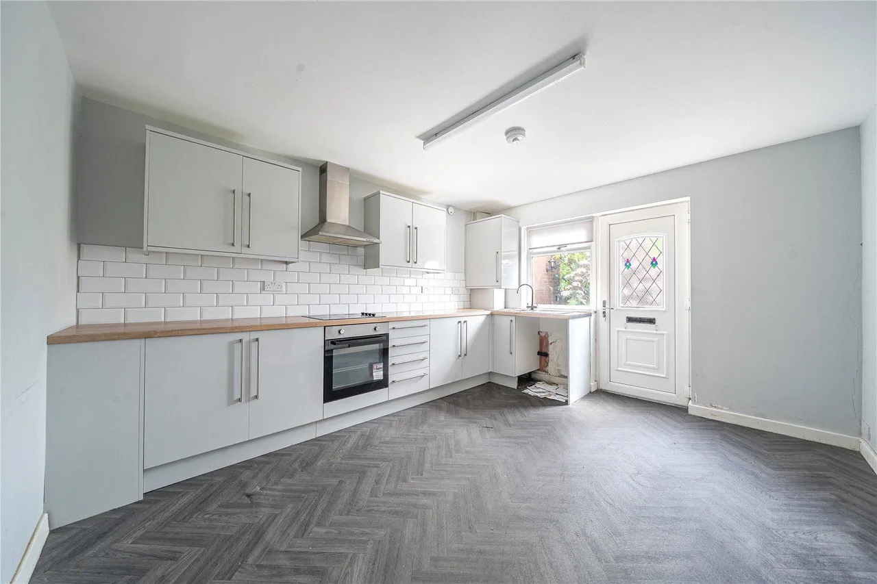 Bower Avenue, Wardle, OL12, photo 5