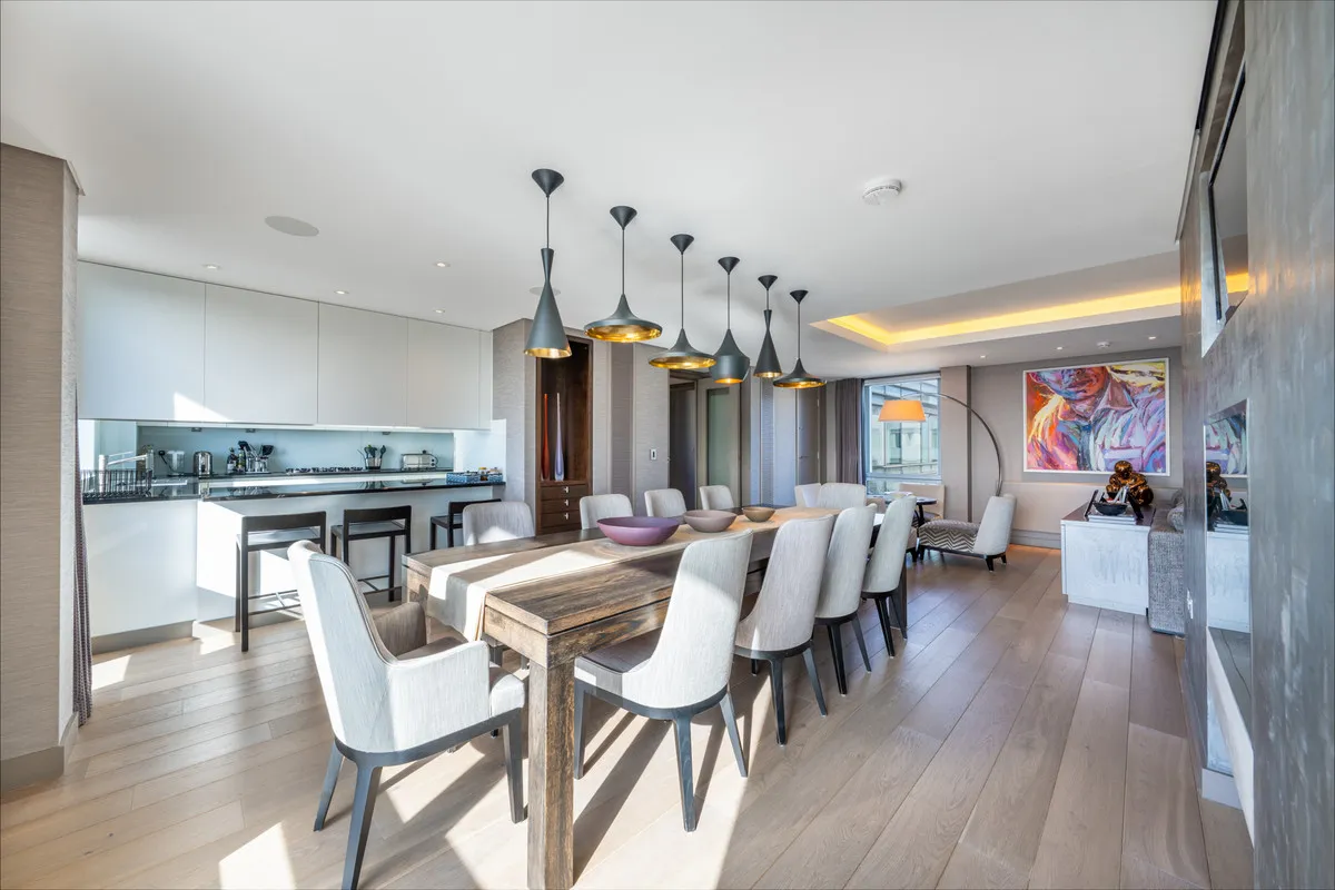 6 bed property for sale, Merchant Square East, London, W2