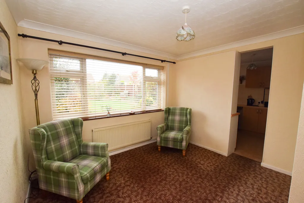 Fieldhouse Drive, Muxton, TF2, photo 7