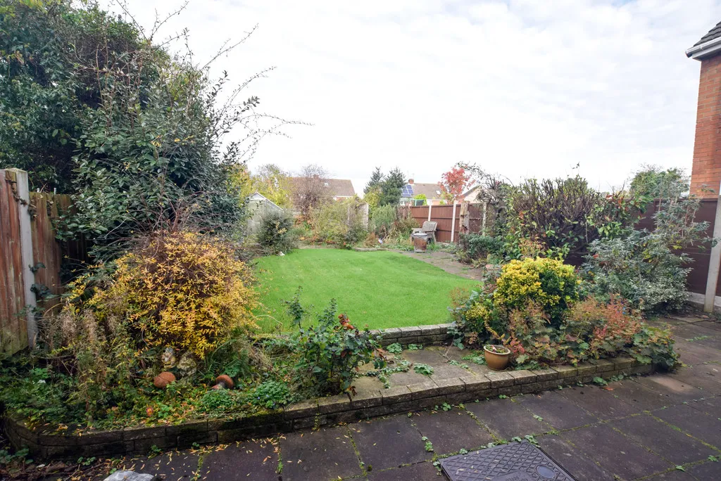 Fieldhouse Drive, Muxton, TF2, photo 17