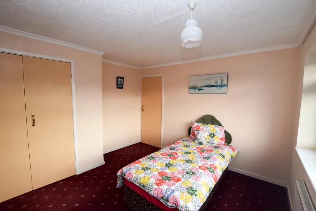 Fieldhouse Drive, Muxton, TF2, photo 13