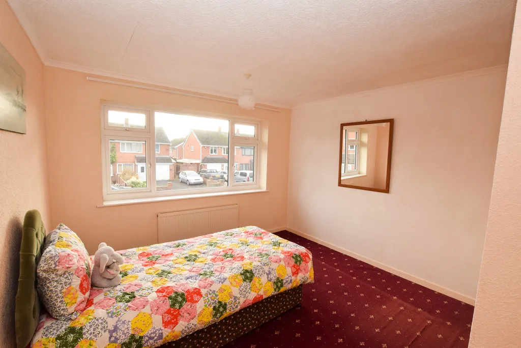 Fieldhouse Drive, Muxton, TF2, photo 12