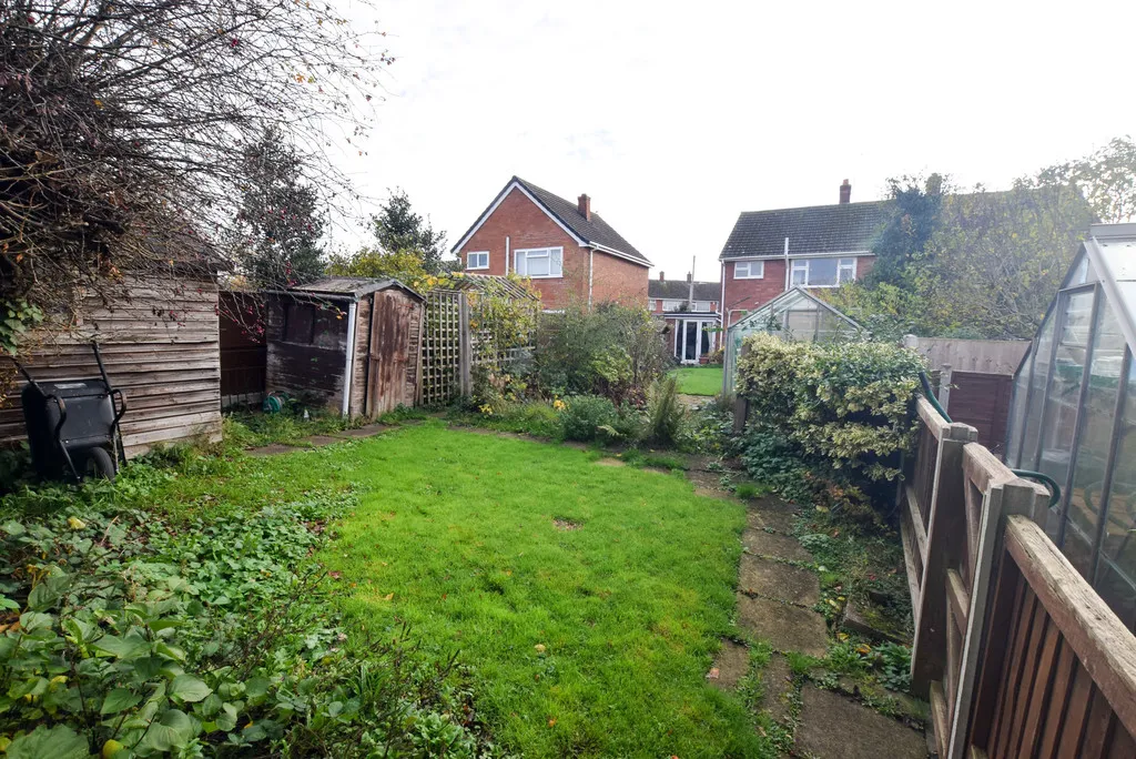 Fieldhouse Drive, Muxton, TF2, photo 19