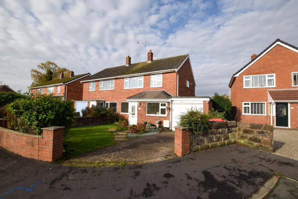 3 bed house for sale, Fieldhouse Drive, Muxton, TF2