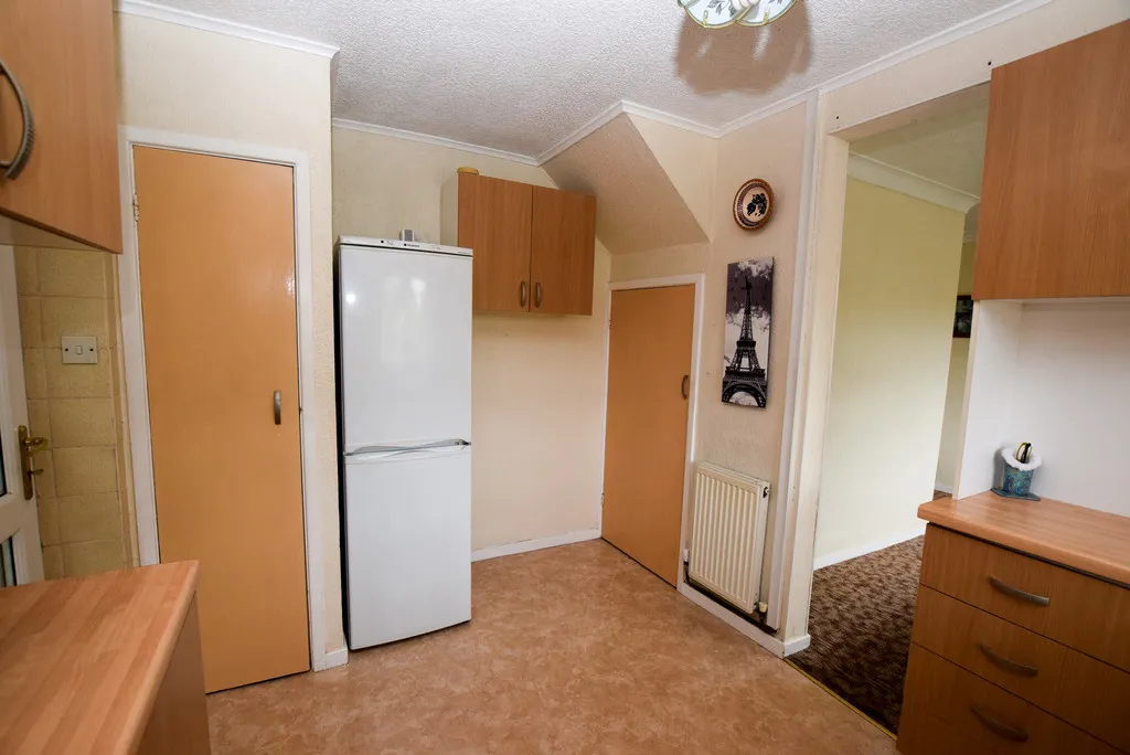 Fieldhouse Drive, Muxton, TF2, photo 9