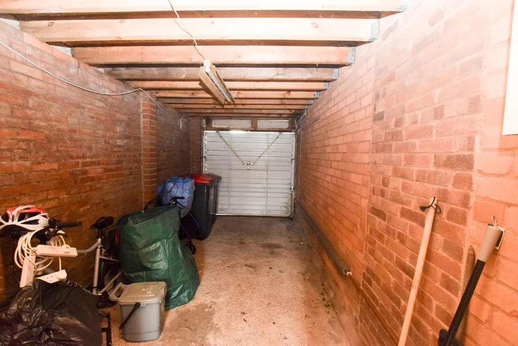 Fieldhouse Drive, Muxton, TF2, photo 20