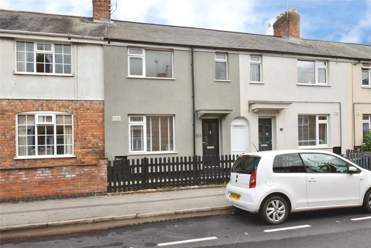 3 bed house for sale, Pullman Road, Wigston, LE18