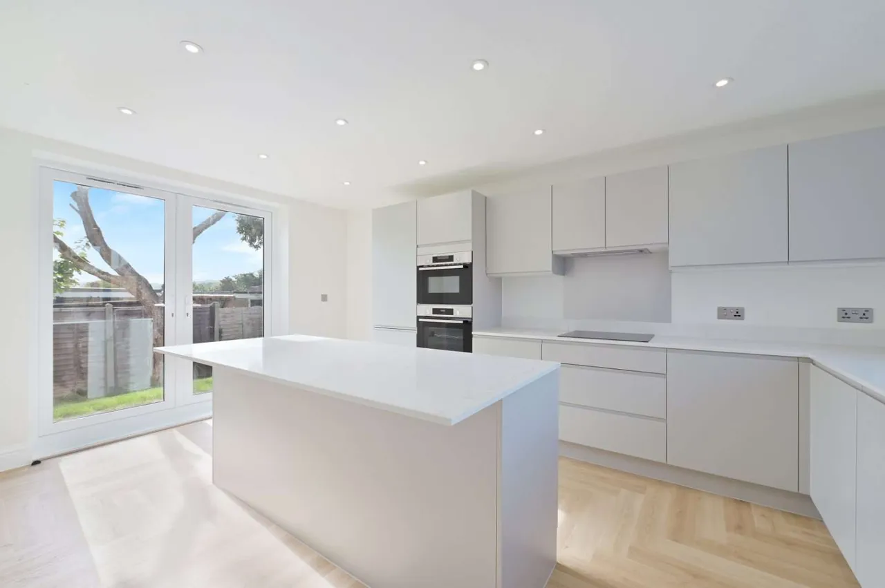 Greenbury Close, Chorleywood, WD3, photo 2