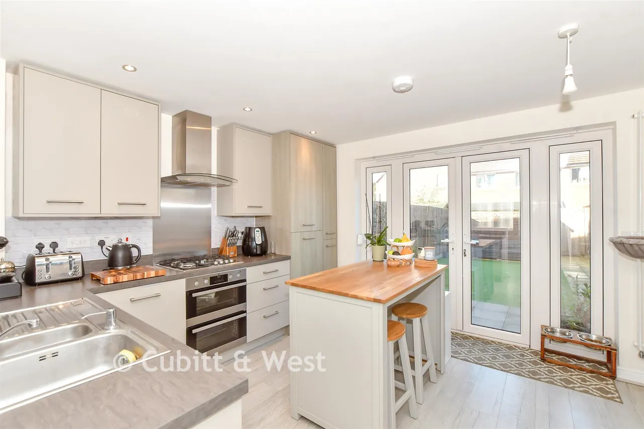 Chervil Drive, Chichester, PO20, photo 3