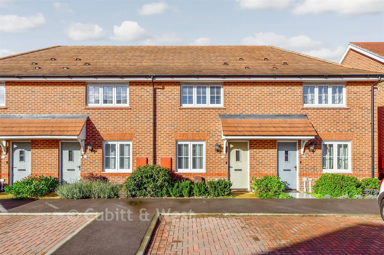 2 bed house for sale, Chervil Drive, Chichester, PO20