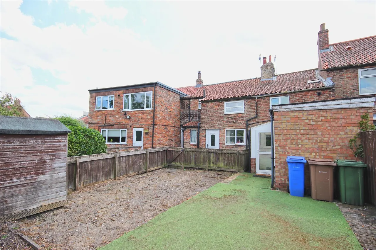 Main Street, North Frodingham, photo 2