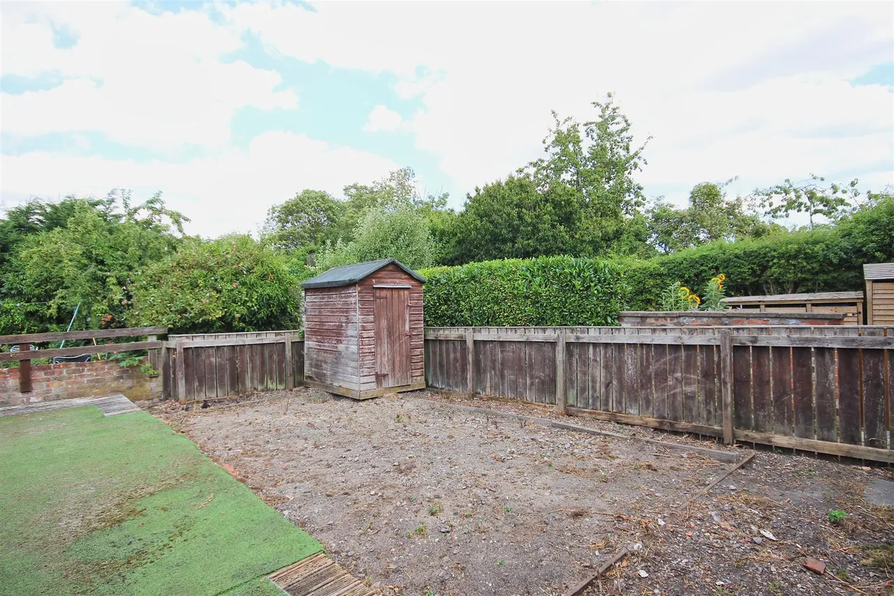 Main Street, North Frodingham, photo 11
