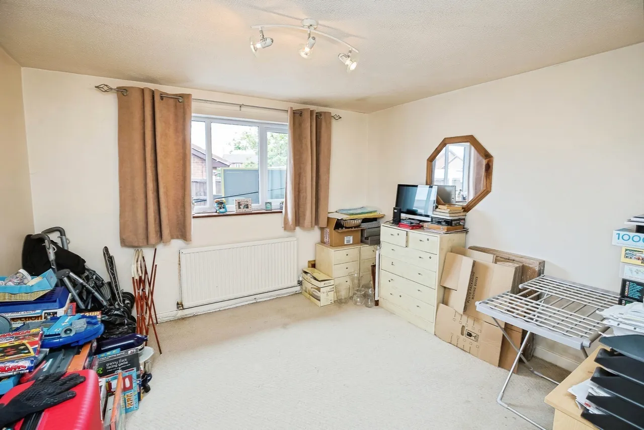 Marlwood Place, Broughton, CH4, photo 11