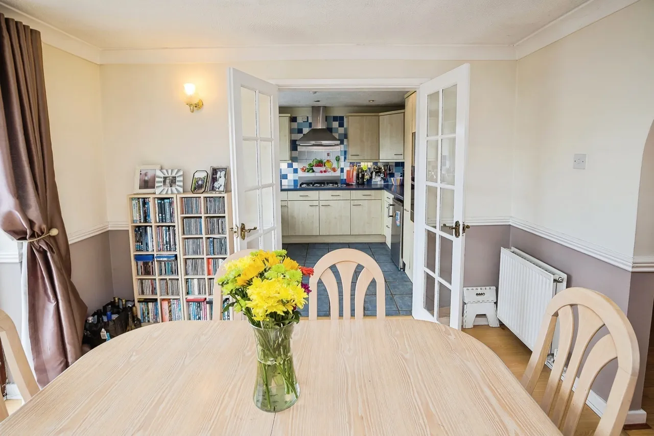 Marlwood Place, Broughton, CH4, photo 7