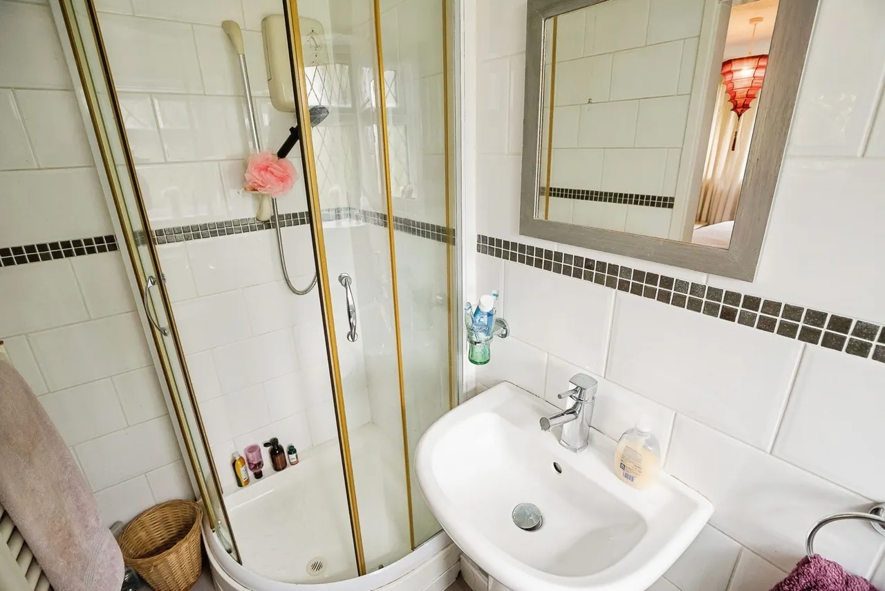 Marlwood Place, Broughton, CH4, photo 10