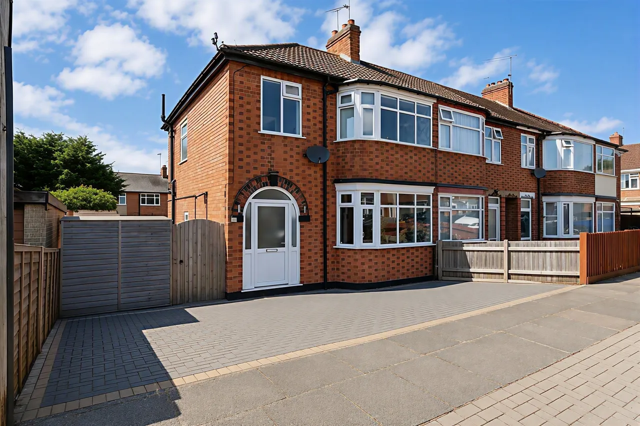 3 bed house for sale — Hereford Road, Leicester
