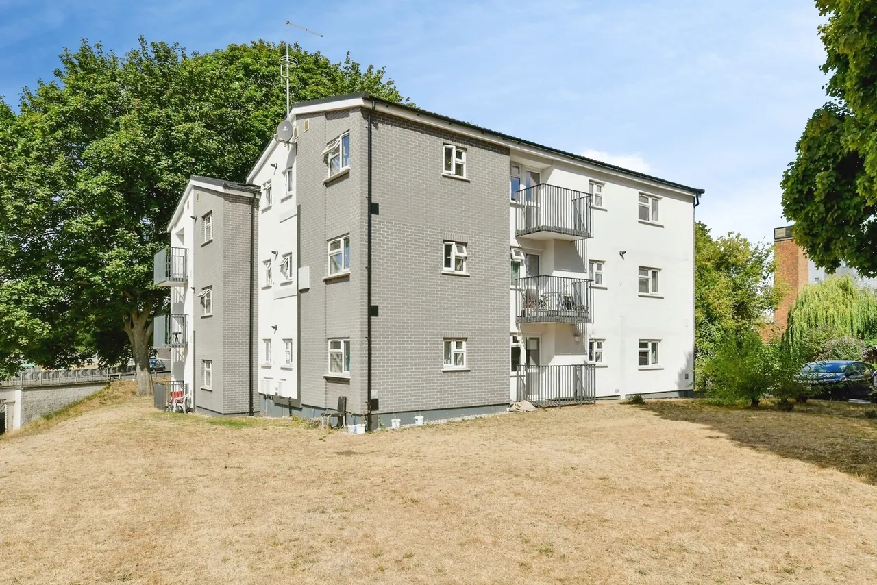 2 bed flat for sale — Penn Road, Stevenage, Hertfordshire, SG1