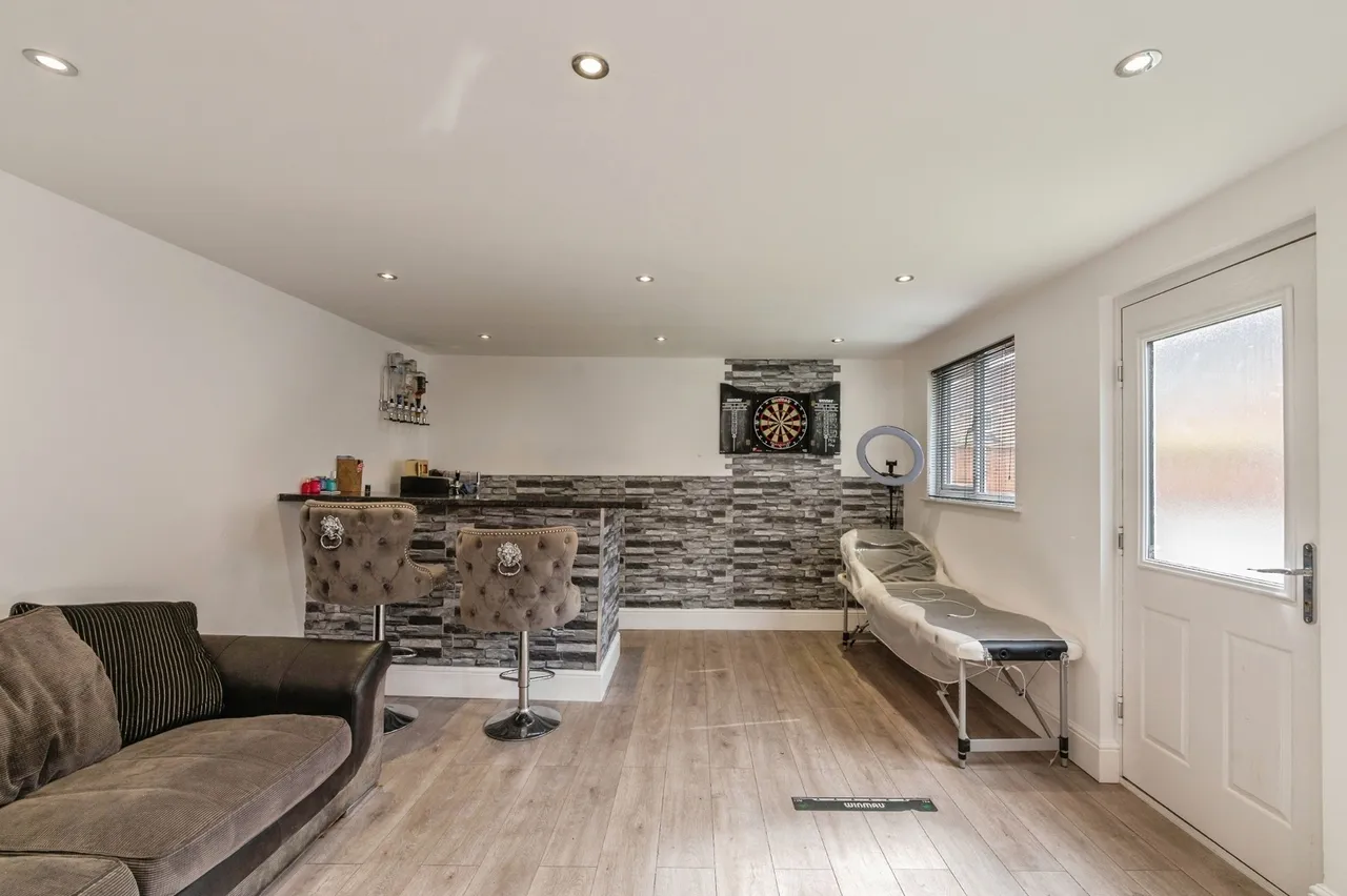 Methersgate, Basildon, Essex, SS14, photo 16