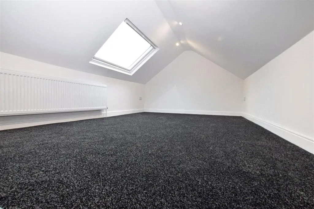 Tintern Road, Middleton, M24, photo 4