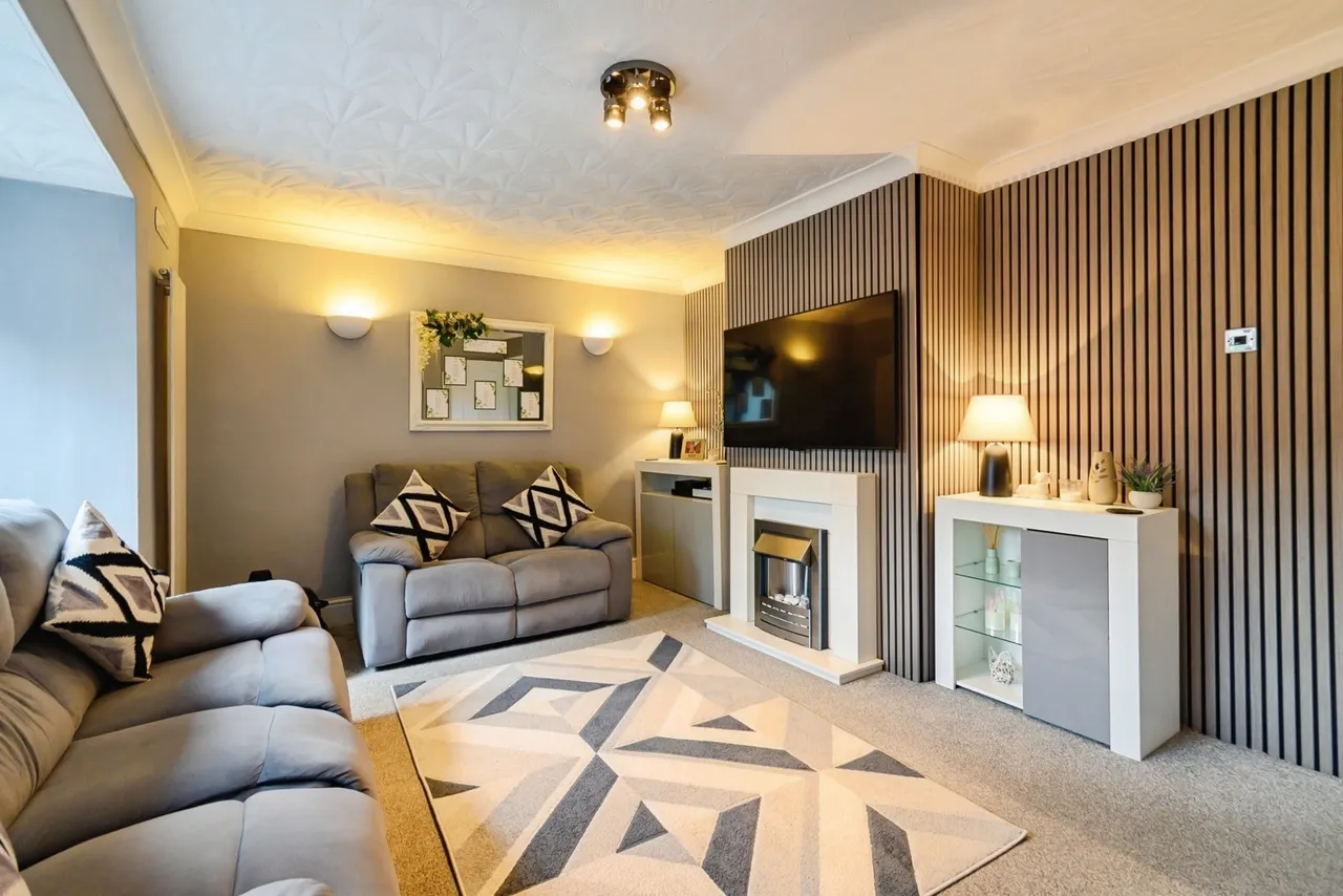 Tintern Road, Middleton, M24, photo 2
