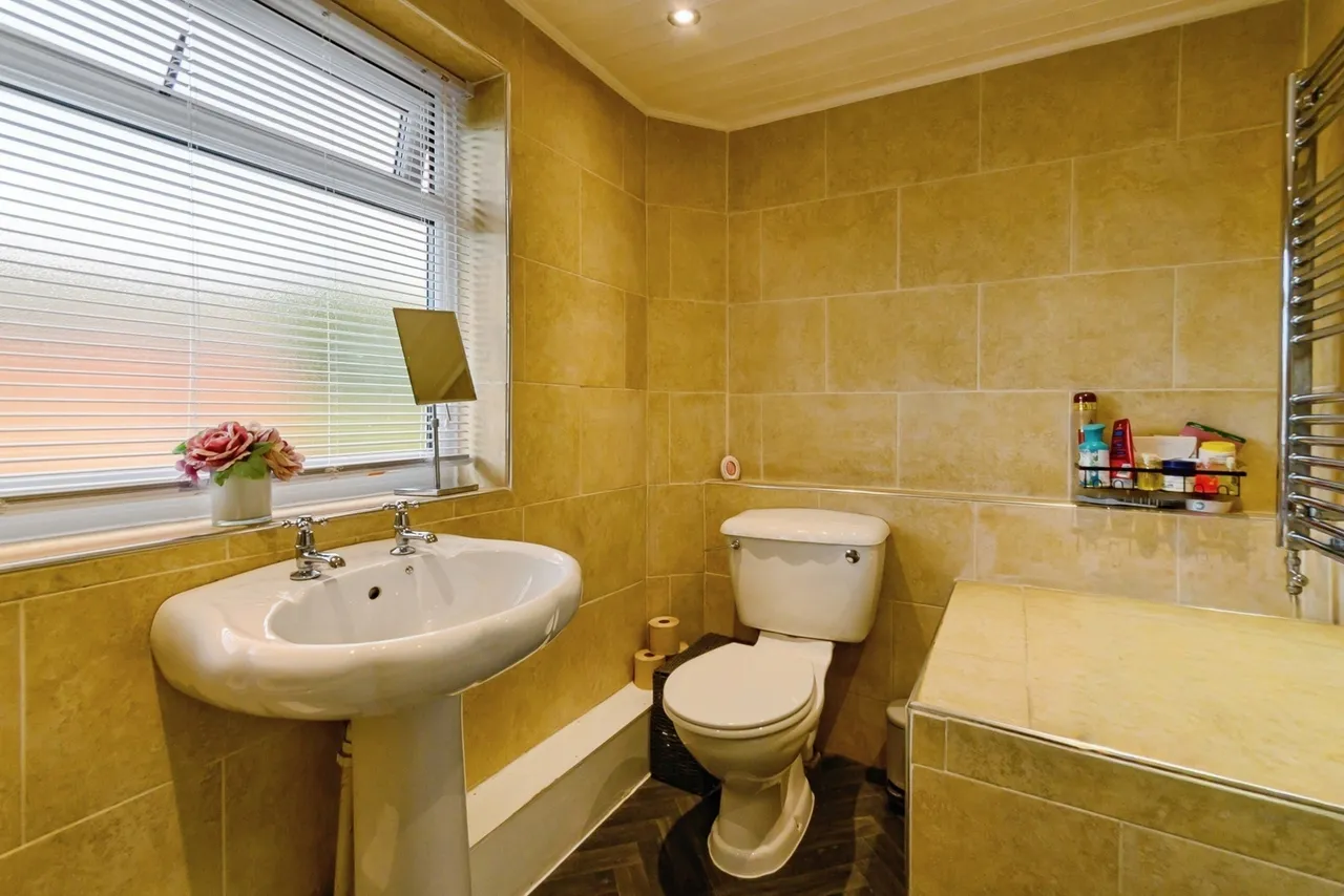 Tintern Road, Middleton, M24, photo 17