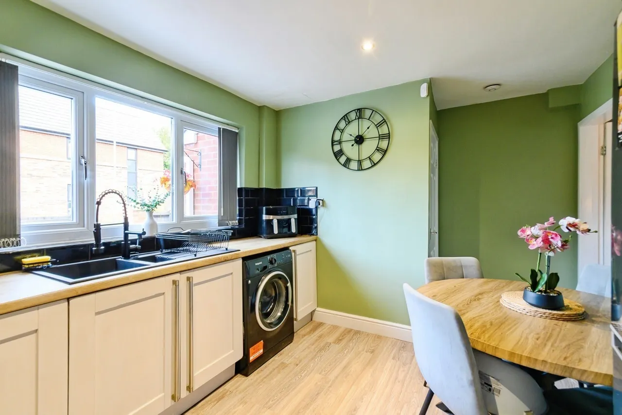 Tintern Road, Middleton, M24, photo 6
